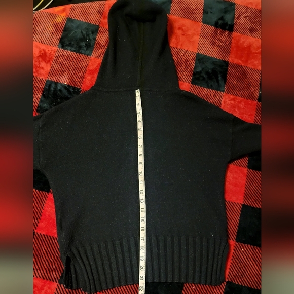 Calvin Klein Woman’s black Side Slits Hoodie Knitted Sweater. Size XS - Picture 7 of 9